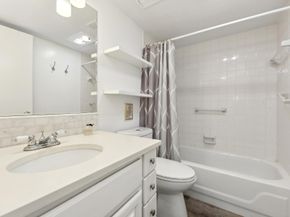 3186 Via Poinciana 115, Lake Worth FL 33467