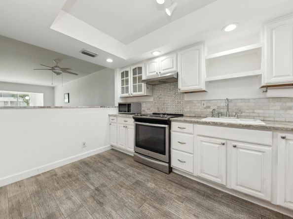 3186 Via Poinciana 115, Lake Worth FL 33467