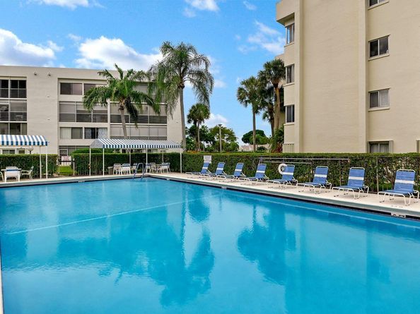 3186 Via Poinciana 115, Lake Worth FL 33467