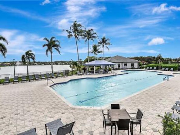 8099 Bellafiore Way, Boynton Beach FL 33472