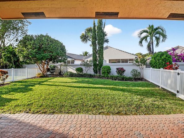 8099 Bellafiore Way, Boynton Beach FL 33472