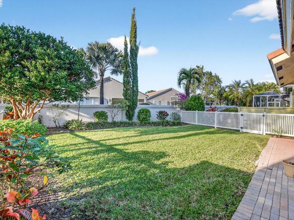 8099 Bellafiore Way, Boynton Beach FL 33472