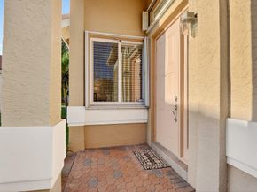 8099 Bellafiore Way, Boynton Beach FL 33472