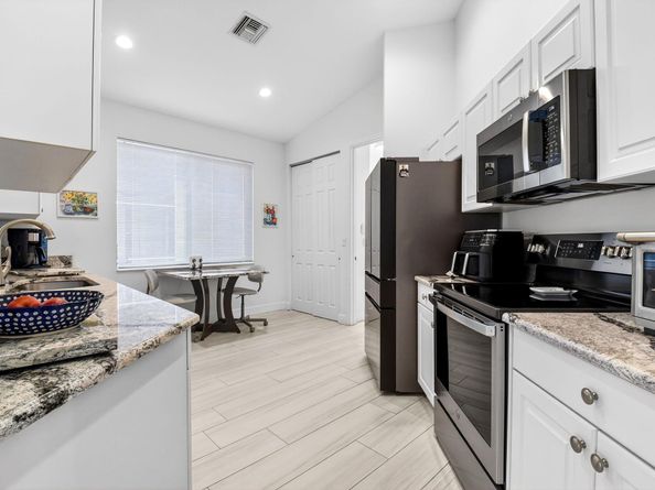 8099 Bellafiore Way, Boynton Beach FL 33472