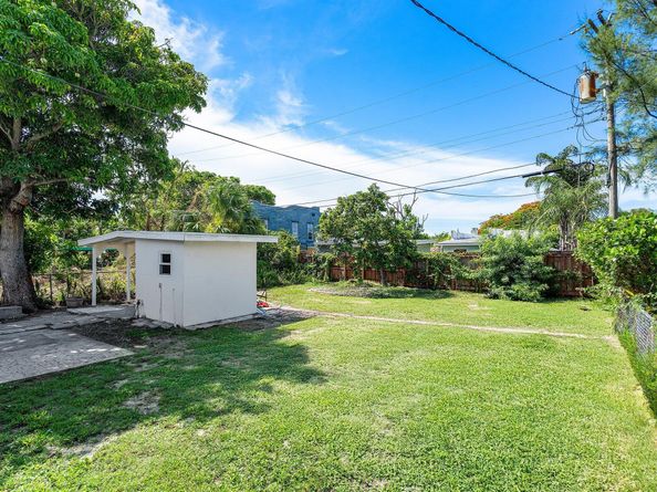 719 Briggs Street, West Palm Beach FL 33405