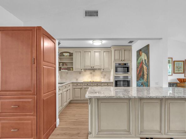 146 Village Circle, Jupiter FL 33458