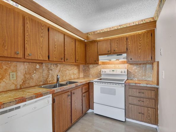 306 Lake Arbor Drive, Palm Springs FL 33461