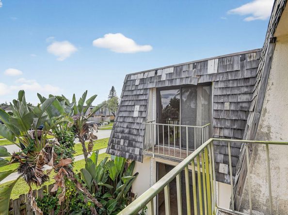 306 Lake Arbor Drive, Palm Springs FL 33461