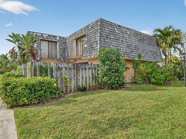 306 Lake Arbor Drive, Palm Springs FL 33461