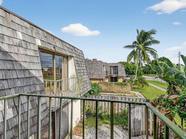 306 Lake Arbor Drive, Palm Springs FL 33461