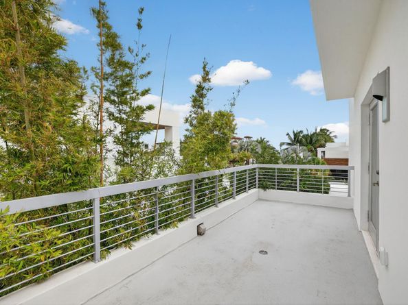 2401 N Atlantic Blvd, Fort Lauderdale FL 33305