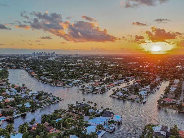 2401 N Atlantic Blvd, Fort Lauderdale FL 33305