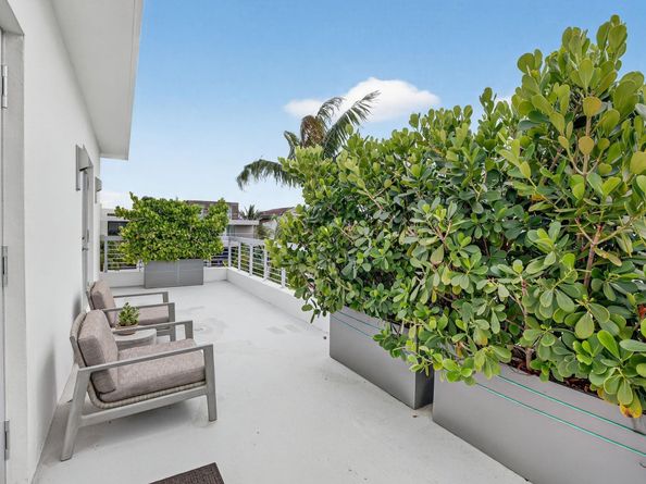 2401 N Atlantic Blvd, Fort Lauderdale FL 33305