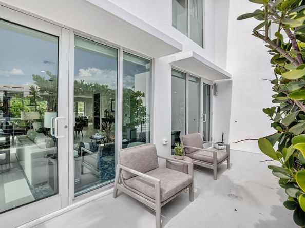 2401 N Atlantic Blvd, Fort Lauderdale FL 33305