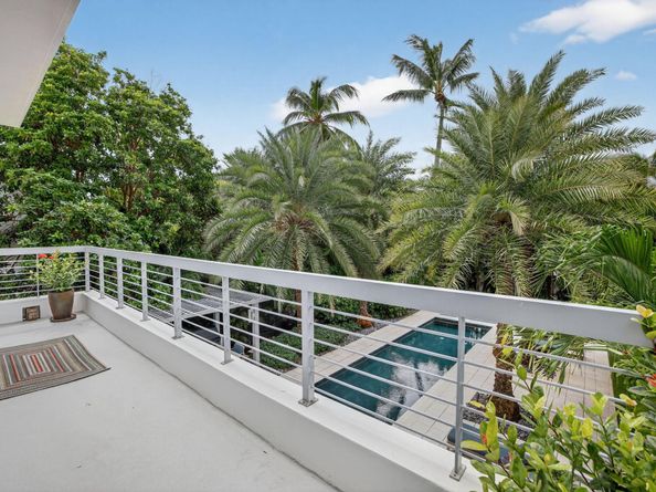 2401 N Atlantic Blvd, Fort Lauderdale FL 33305