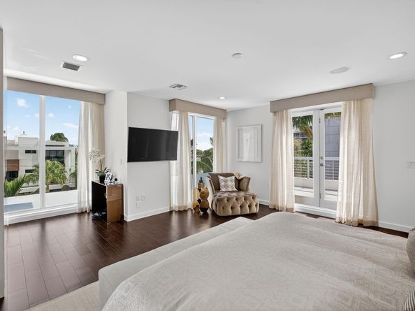 2401 N Atlantic Blvd, Fort Lauderdale FL 33305