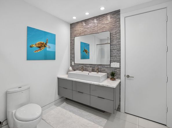 2401 N Atlantic Blvd, Fort Lauderdale FL 33305