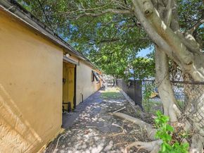 1390 NE 39th St, Pompano Beach FL 33064