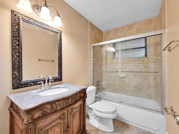 1390 NE 39th St, Pompano Beach FL 33064