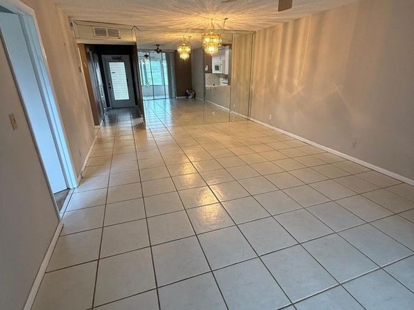 26 Abbey Lane 104, Delray Beach FL 33446