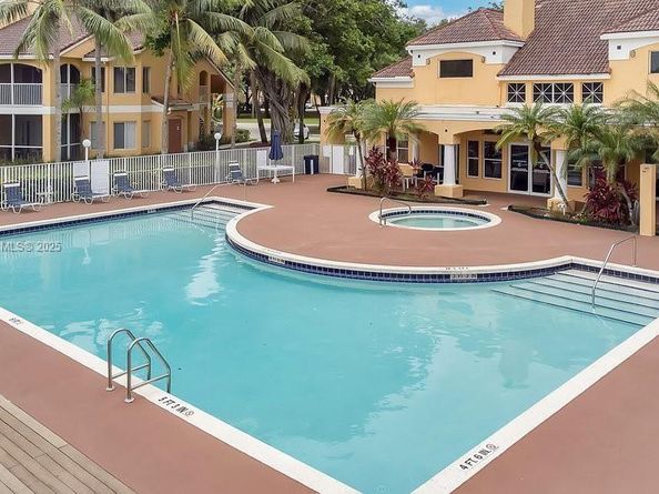 2400 NW 33rd St 1108, Oakland Park FL 33309