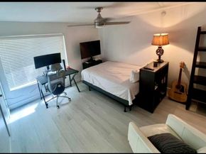 2400 NW 33rd St 1108, Oakland Park FL 33309