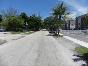 2226 Taylor St, Hollywood FL 33020