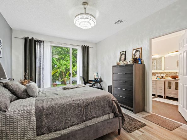 338 NW 152nd Ln, Pembroke Pines FL 33028