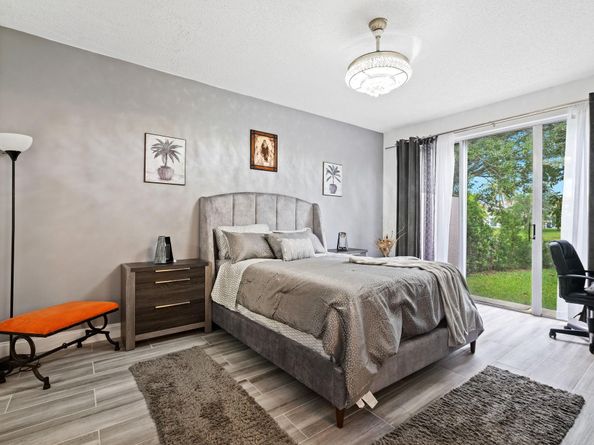 338 NW 152nd Ln, Pembroke Pines FL 33028