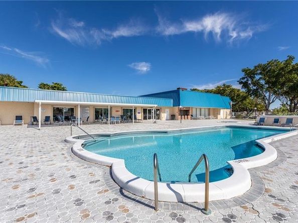 1040 NW 49th Ct, Deerfield Beach FL 33064