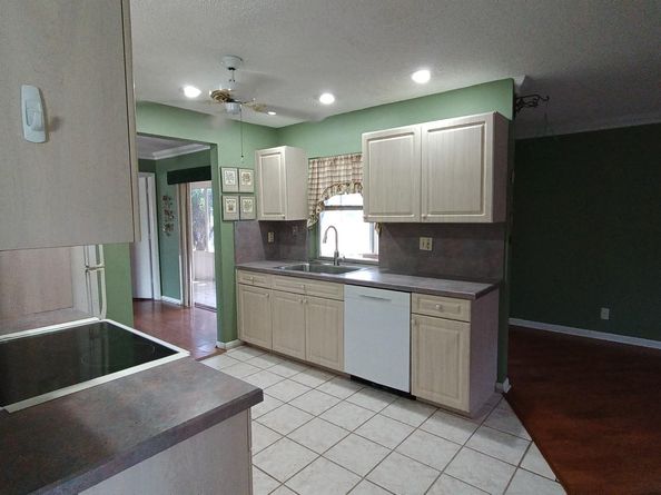 1040 NW 49th Ct, Deerfield Beach FL 33064