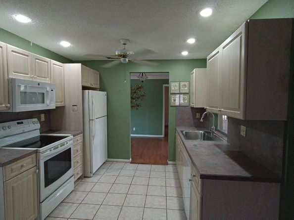 1040 NW 49th Ct, Deerfield Beach FL 33064