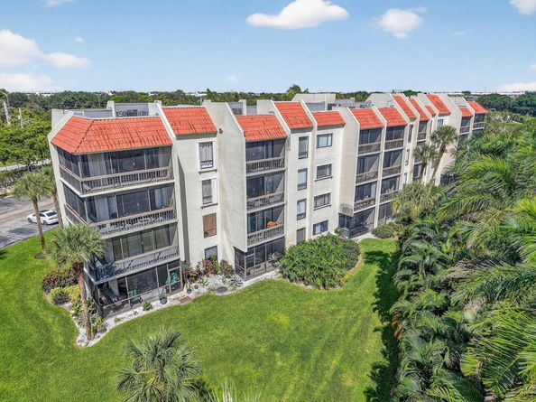 3050 Presidential Way 106, West Palm Beach FL 33401