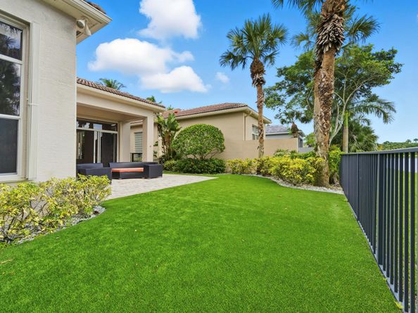 102 Andalusia Way, Palm Beach Gardens FL 33418