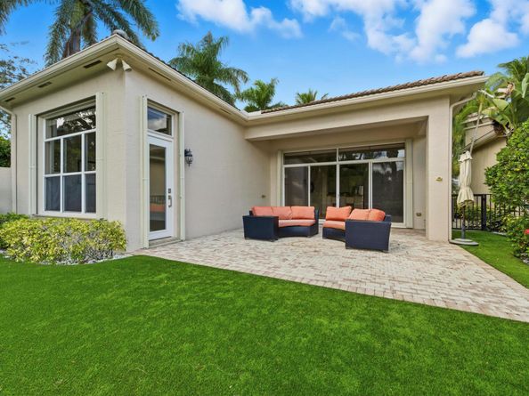 102 Andalusia Way, Palm Beach Gardens FL 33418