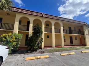812 SW 9th Street Circle 103, Boca Raton FL 33486