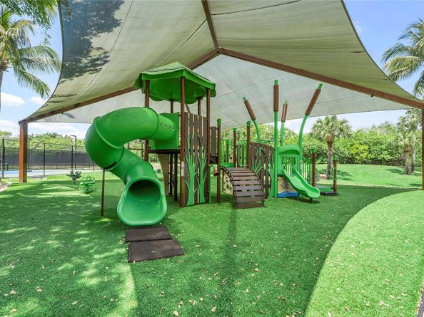 5834 NW 125th Ter, Parkland FL 33076