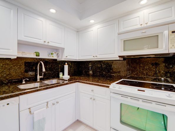 804 Cypress Grove Ln 302, Pompano Beach FL 33069