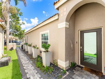 3982 NW 62nd Ct