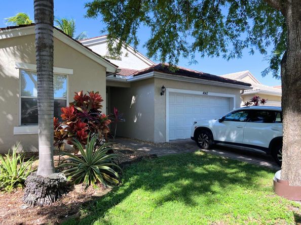 4967 SW 32nd Way, Fort Lauderdale FL 33312