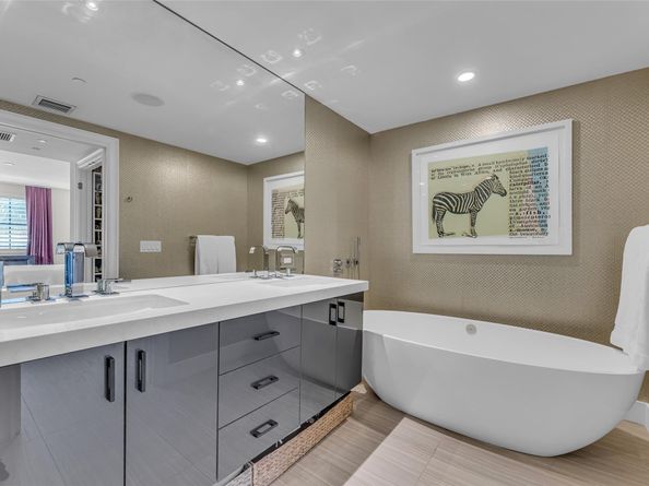 1532 SE 12th St 304, Fort Lauderdale FL 33316