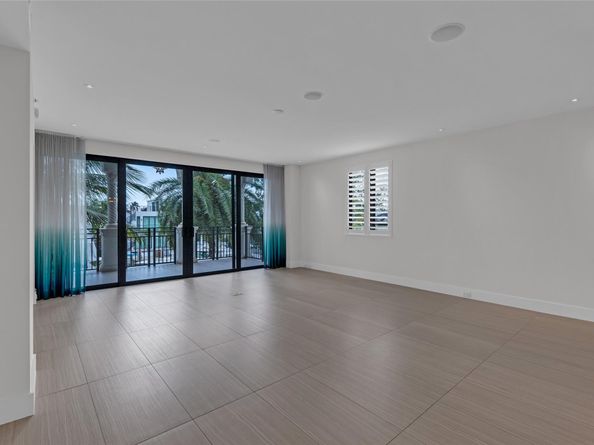 1532 SE 12th St 304, Fort Lauderdale FL 33316