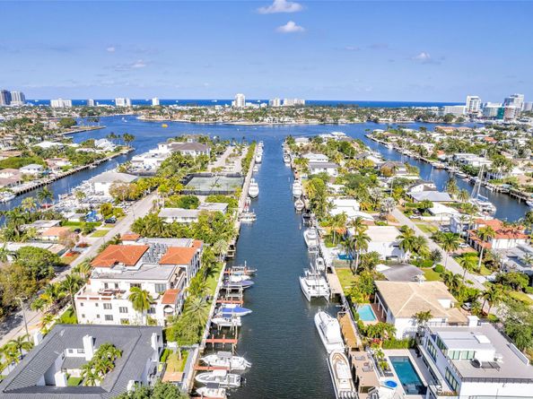 1532 SE 12th St 304, Fort Lauderdale FL 33316