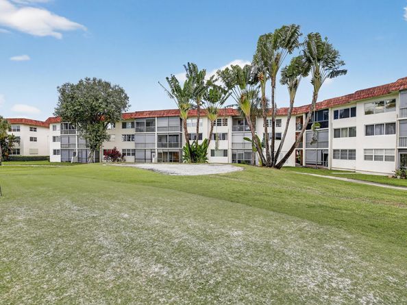411 S Hollybrook Drive 104, Pembroke Pines FL 33025