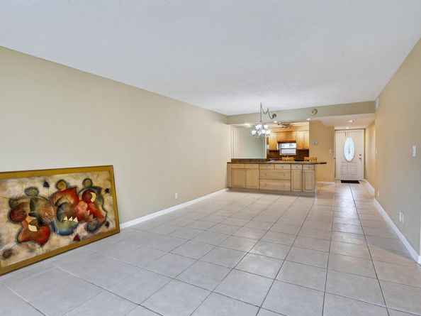 411 S Hollybrook Drive 104, Pembroke Pines FL 33025