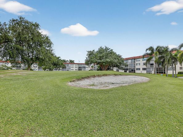 411 S Hollybrook Drive 104, Pembroke Pines FL 33025