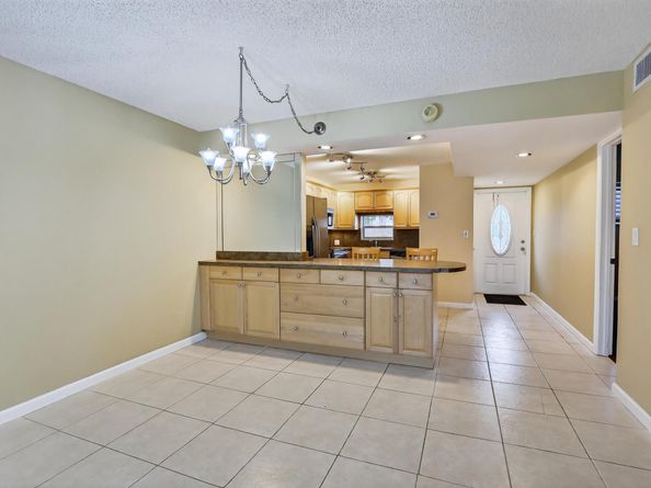 411 S Hollybrook Drive 104, Pembroke Pines FL 33025