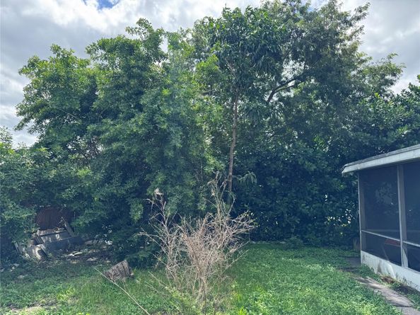 8212 NW 74th Ter, Tamarac FL 33321