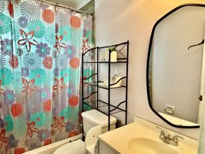 8212 NW 74th Ter, Tamarac FL 33321