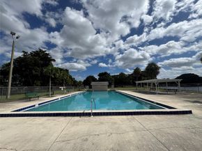 8212 NW 74th Ter, Tamarac FL 33321